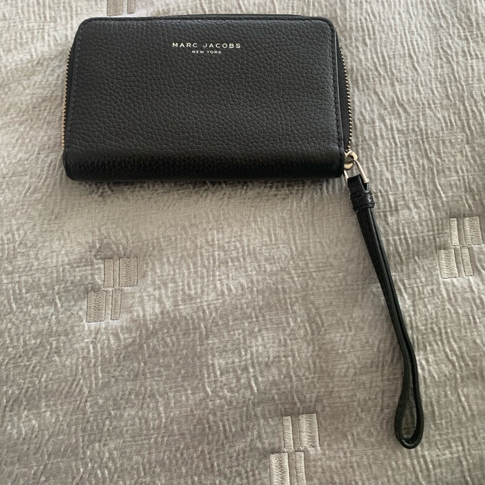 Marc Jacob’s wristlet small wallet